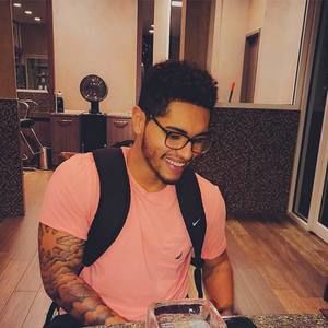 Meet your Posher, Christian